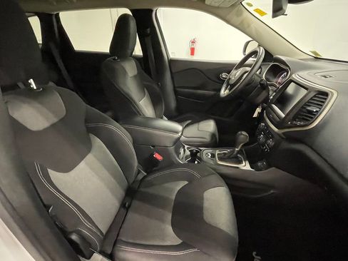 Used 2014 Jeep Cherokee Latitude image 24