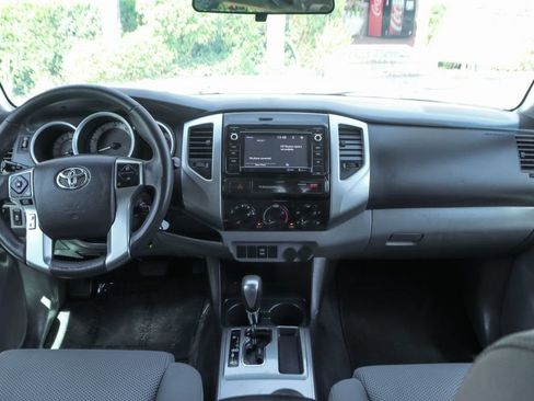 Used 2015 Toyota Tacoma PreRunner w/ TRD Off-Road Package RWD image 25