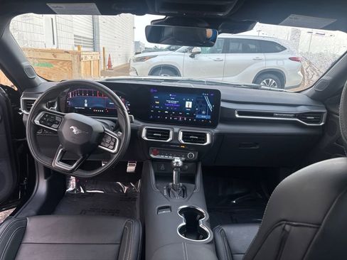 Used 2025 Ford Mustang GT Premium image 28