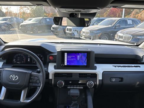 Used 2024 Toyota Tacoma TRD Off-Road image 28