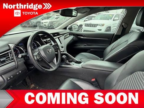 Used 2020 Toyota Camry SE w/ Convenience Package FWD image 5