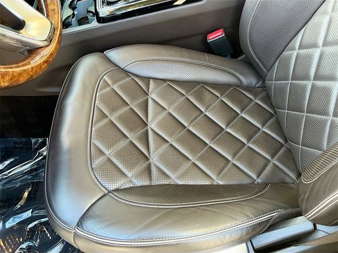 Used 2019 Mercedes-Benz GLS 550 4MATIC image 18