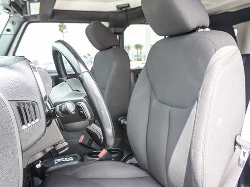 Used 2018 Jeep Wrangler Unlimited Sport S AWD/4WD image 17
