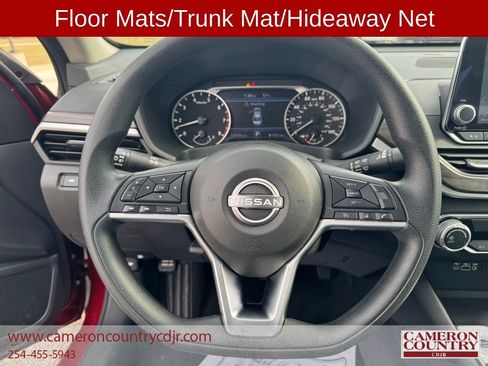 Used 2024 Nissan Altima 2.5 SV image 12