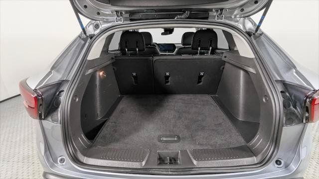 Used 2025 Chevrolet Trax LT w/ LT Convenience Package FWD image 18