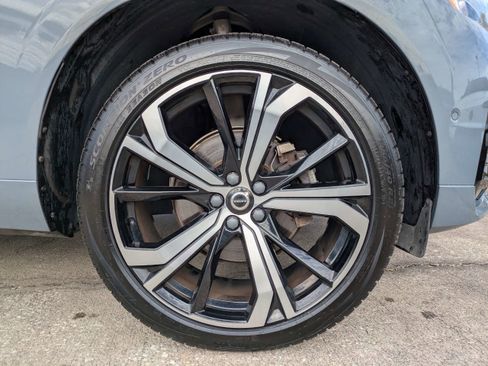 Used 2023 Volvo XC60 B5 Ultimate w/ Protection Package Premier image 11
