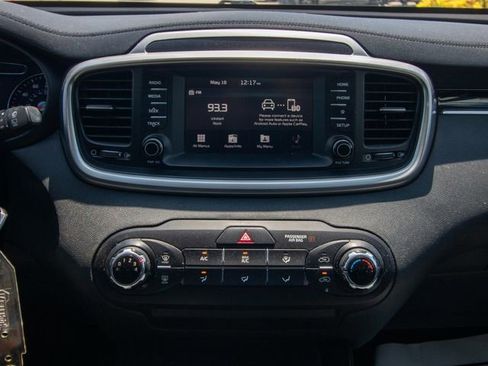 Used 2020 Kia Sorento FWD V6 image 22