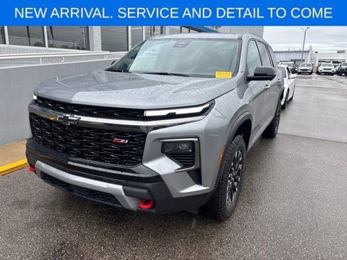 Used 2025 Chevrolet Traverse Z71 w/ Driver Confidence Package AWD/4WD image 2