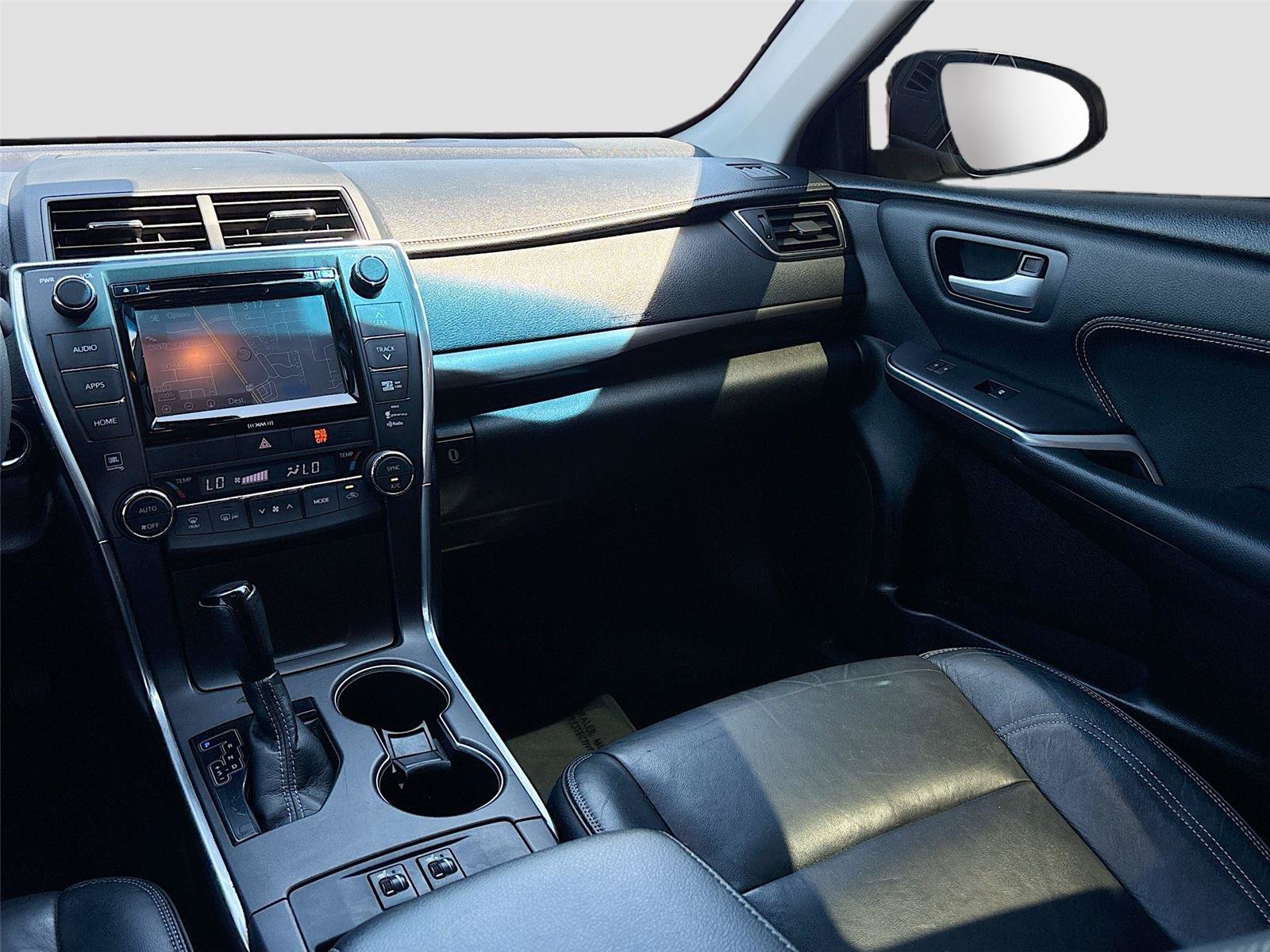Used 2017 Toyota Camry XLE w/ Advanced Technology Package FWD image 24