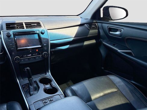 Used 2017 Toyota Camry XLE w/ Advanced Technology Package FWD image 24