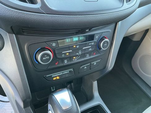 Used 2019 Ford Escape SEL image 23