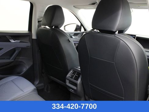 New 2026 Volkswagen Tiguan SE image 17