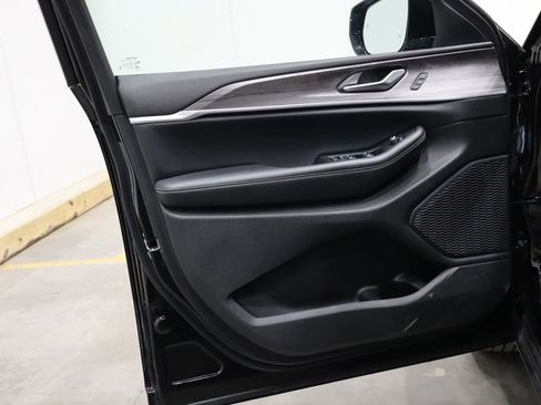 Used 2023 Jeep Grand Cherokee L Limited w/ Trailer Tow Group (B) image 17