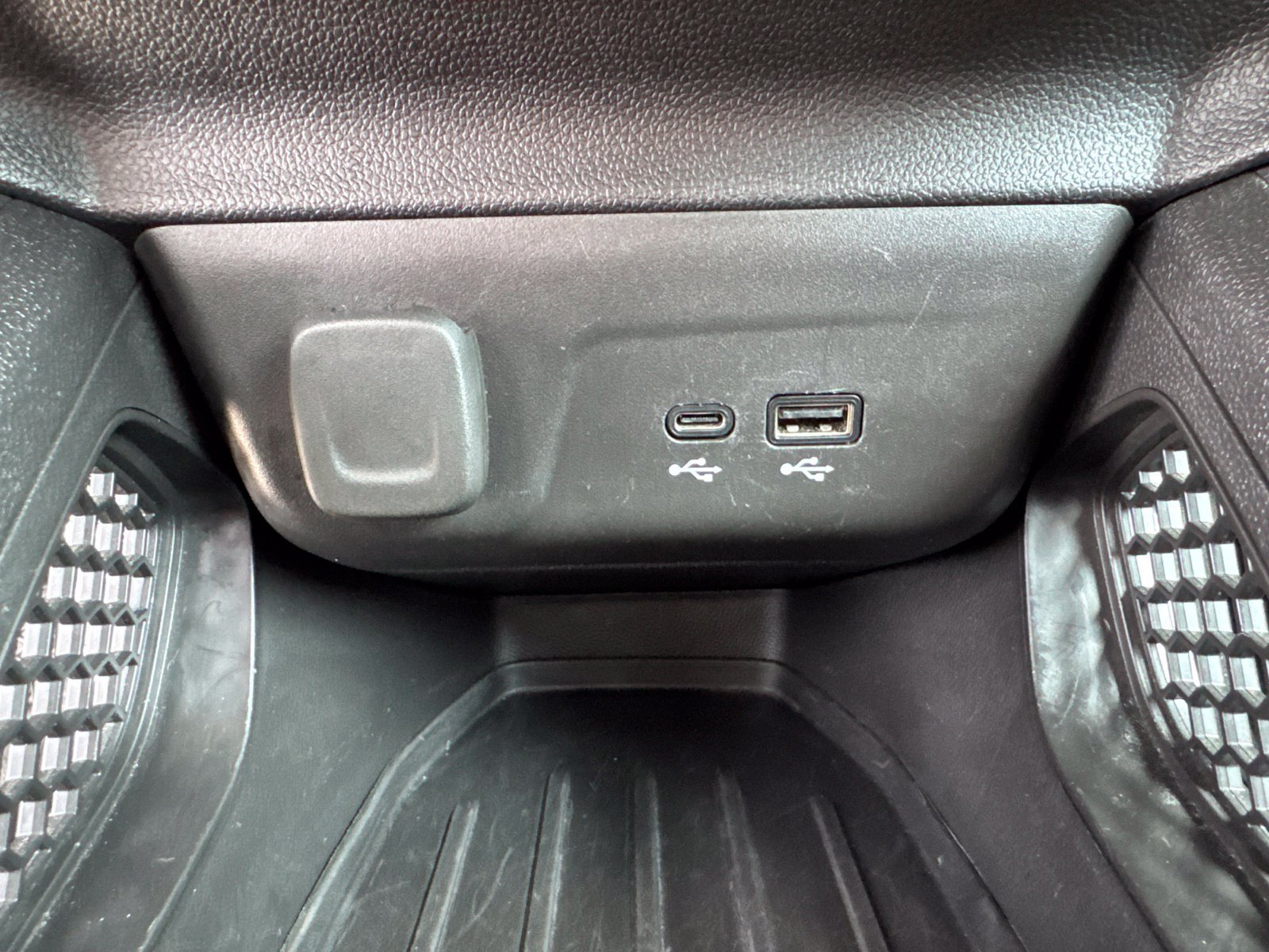 Used 2025 Chevrolet TrailBlazer LT AWD/4WD image 25