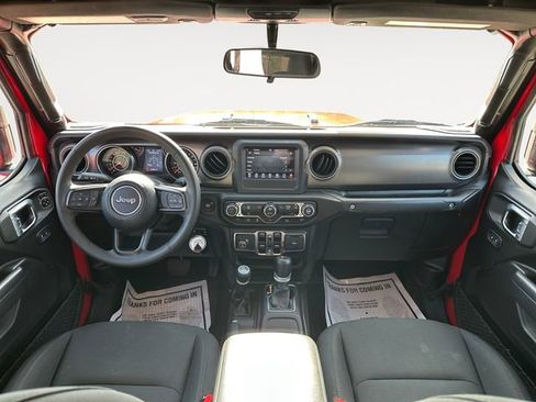 Used 2023 Jeep Gladiator Sport image 10