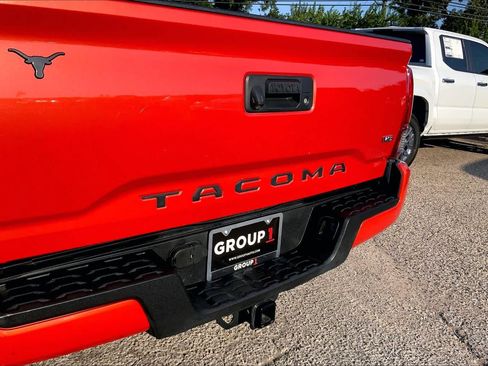 Used 2017 Toyota Tacoma TRD Sport w/ Tow Package (A/T) AWD/4WD image 30