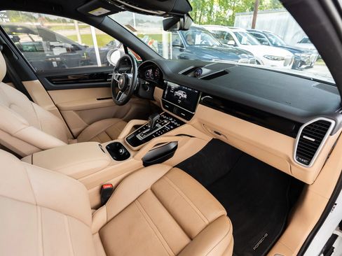 Used 2019 Porsche Cayenne AWD/4WD image 23