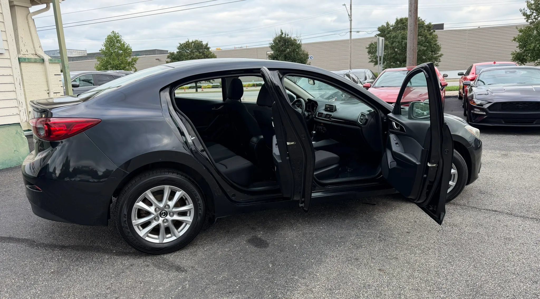 Used 2014 MAZDA MAZDA3 i Touring w/ Moonroof Package 1 FWD image 21