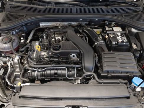 Used 2024 Volkswagen Jetta SE FWD image 3
