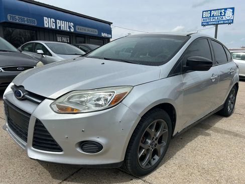 Used 2014 Ford Focus SE FWD image 1