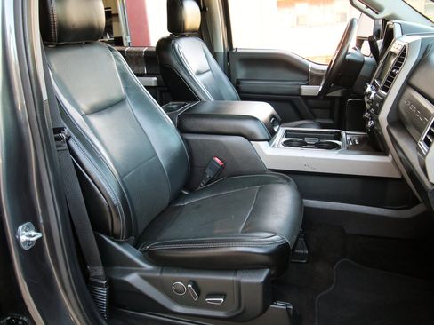 Used 2017 Ford F250 Lariat w/ Lariat Ultimate Package AWD/4WD image 44