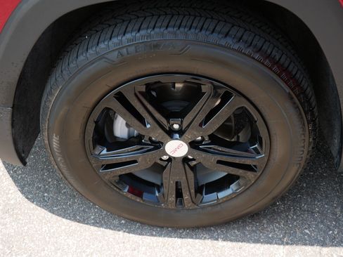 Used 2024 GMC Terrain SLE w/ Driver Convenience Package AWD/4WD image 15