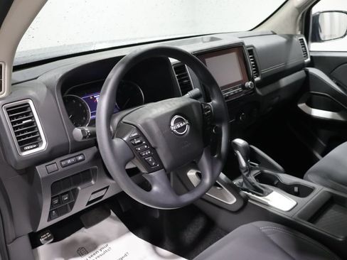 Used 2024 Nissan Frontier SV AWD/4WD image 15