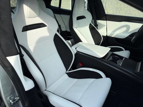Used 2026 Tesla Model S Plaid image 13