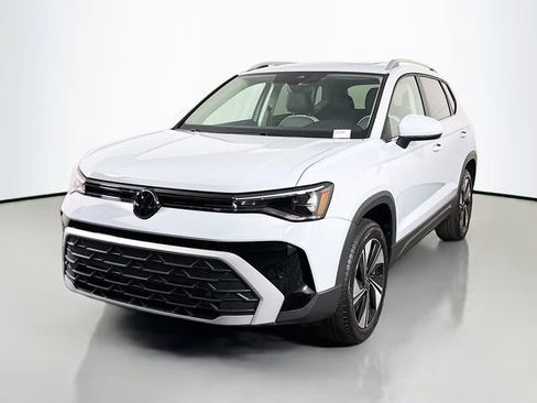 New 2026 Volkswagen Taos SE AWD/4WD image 3