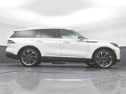 Certified 2025 Lincoln Aviator Reserve w/ Equipment Group 201A image 46