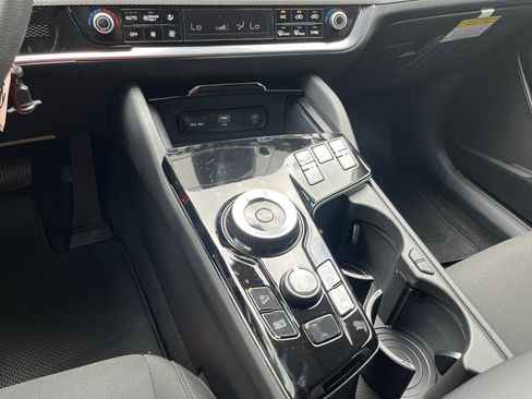 New 2025 Kia Sportage LX AWD/4WD image 11