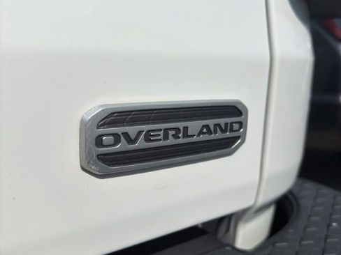 Used 2023 Jeep Gladiator Overland AWD/4WD image 14