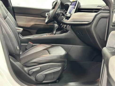 Used 2025 Jeep Compass Latitude image 22