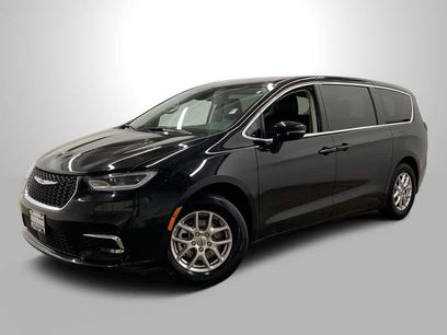 Used 2024 Chrysler Pacifica Touring-L