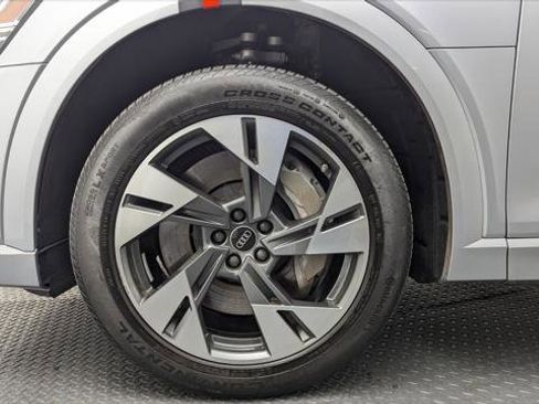 Used 2023 Audi e-tron Premium image 33