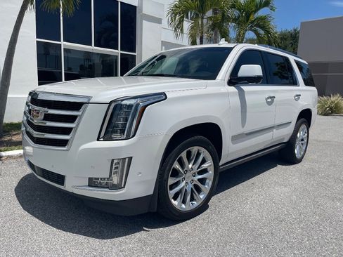Used 2019 Cadillac Escalade Premium Luxury RWD image 18