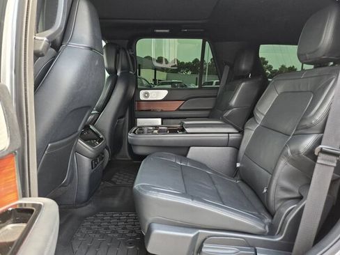 Used 2024 Lincoln Navigator Reserve AWD/4WD image 13