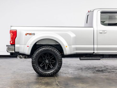 Used 2019 Ford F350 Lariat w/ Lariat Value Package AWD/4WD image 23