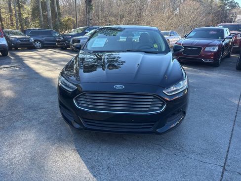 Used 2014 Ford Fusion SE image 3
