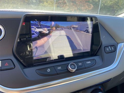 Used 2021 Chevrolet Blazer LT image 23