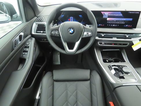 Certified 2026 BMW X5 sDrive40i w/ Parking Assistance Package RWD image 11