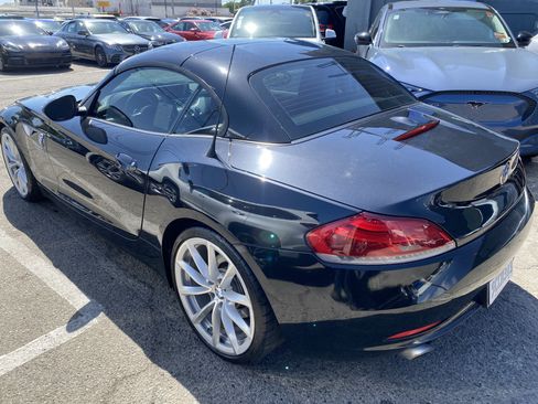 Used 2011 BMW Z4 sDrive35i RWD image 8