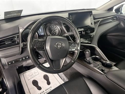 Used 2024 Toyota Camry XLE FWD image 9