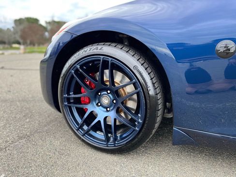 Used 2013 Nissan 370Z Coupe w/ Sport Pkg RWD image 9