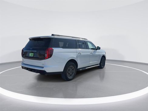 Used 2025 Ford Expedition Max Active RWD image 8