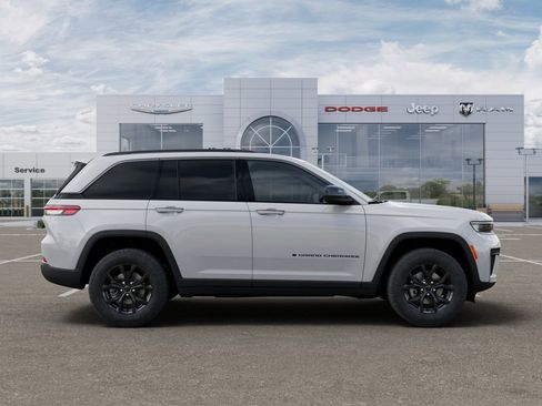 New 2026 Jeep Grand Cherokee Altitude AWD/4WD image 21