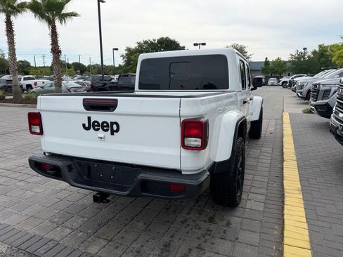 Used 2025 Jeep Gladiator Sport AWD/4WD image 5