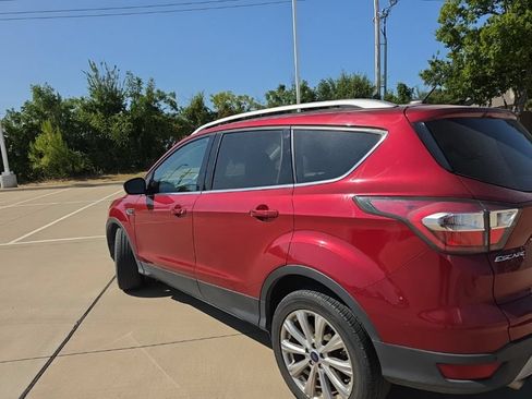 Used 2017 Ford Escape Titanium FWD image 4