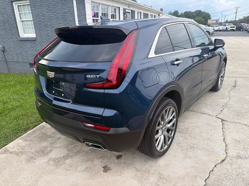 Used 2019 Cadillac XT4 Luxury w/ Cold Weather Package FWD image 9