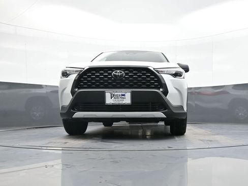 Certified 2024 Toyota Corolla Cross L image 25